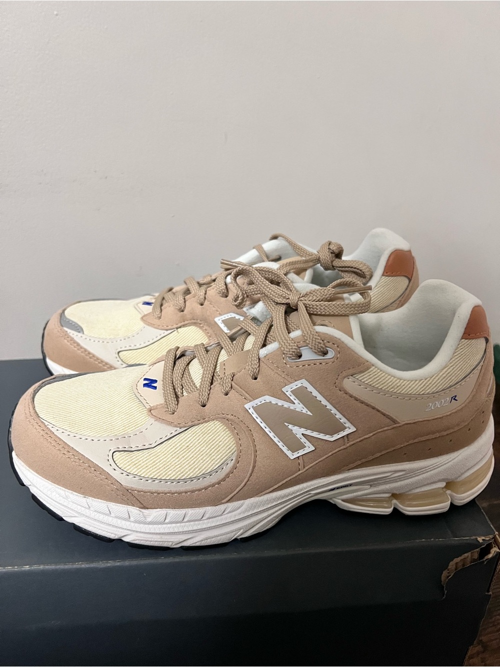 New Balance Women's Beige Cream 2002R Sneakers